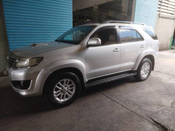TOYOTA HILUX SW4 3.0 SRV 4X4 7 LUGARES 16V TURBO INTERCOOLER DIESEL 4P AUTOMÁTICO